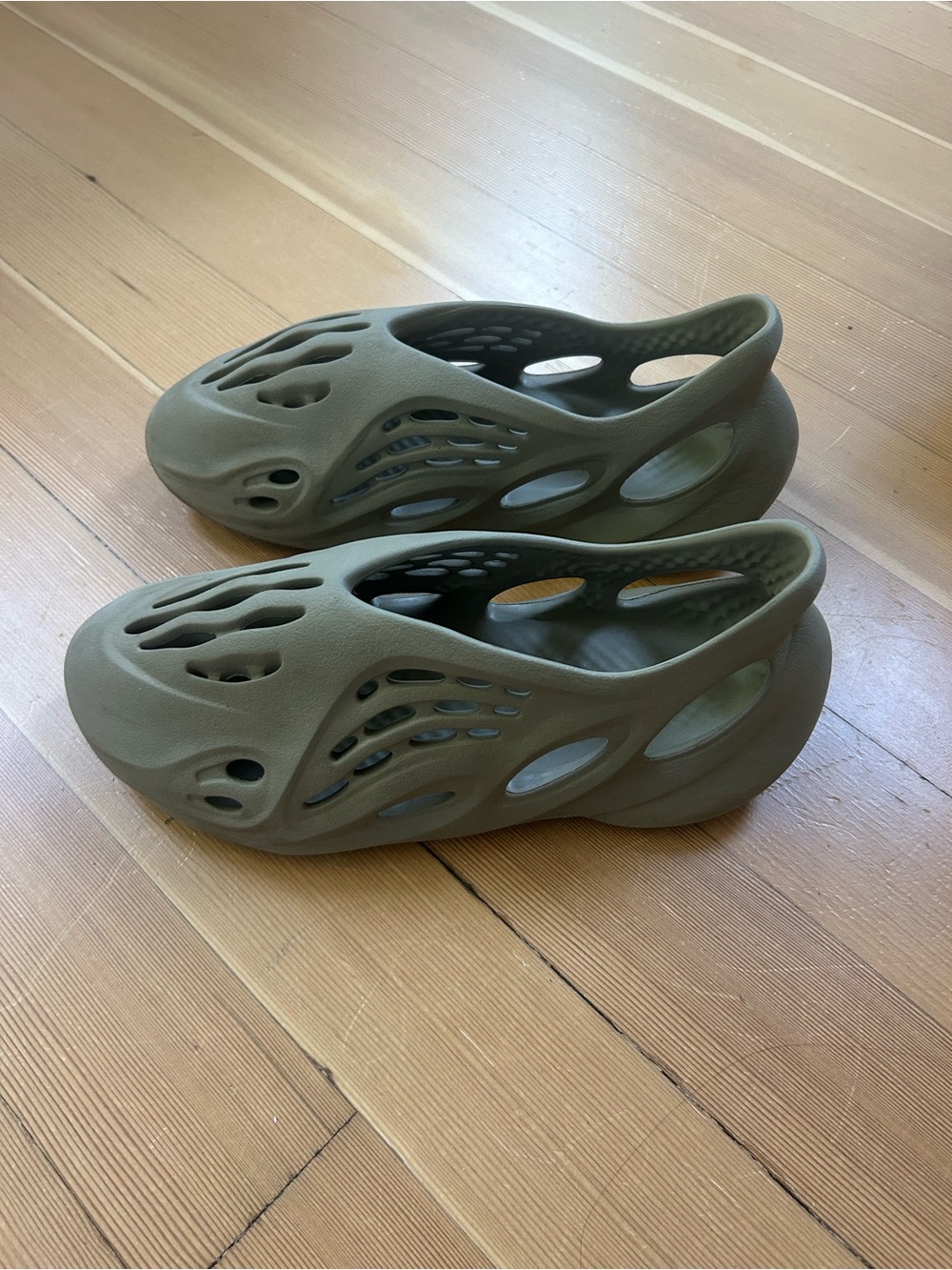 Yeezy Foam runner Grey/Brown